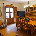 Casa Mercedes-puertomingalvo *