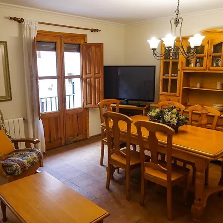 Casa Mercedes-puertomingalvo *