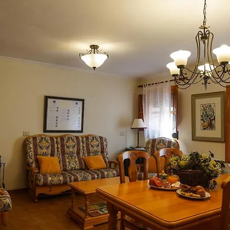 בית נופש Casa Mercedes-puertomingalvo *